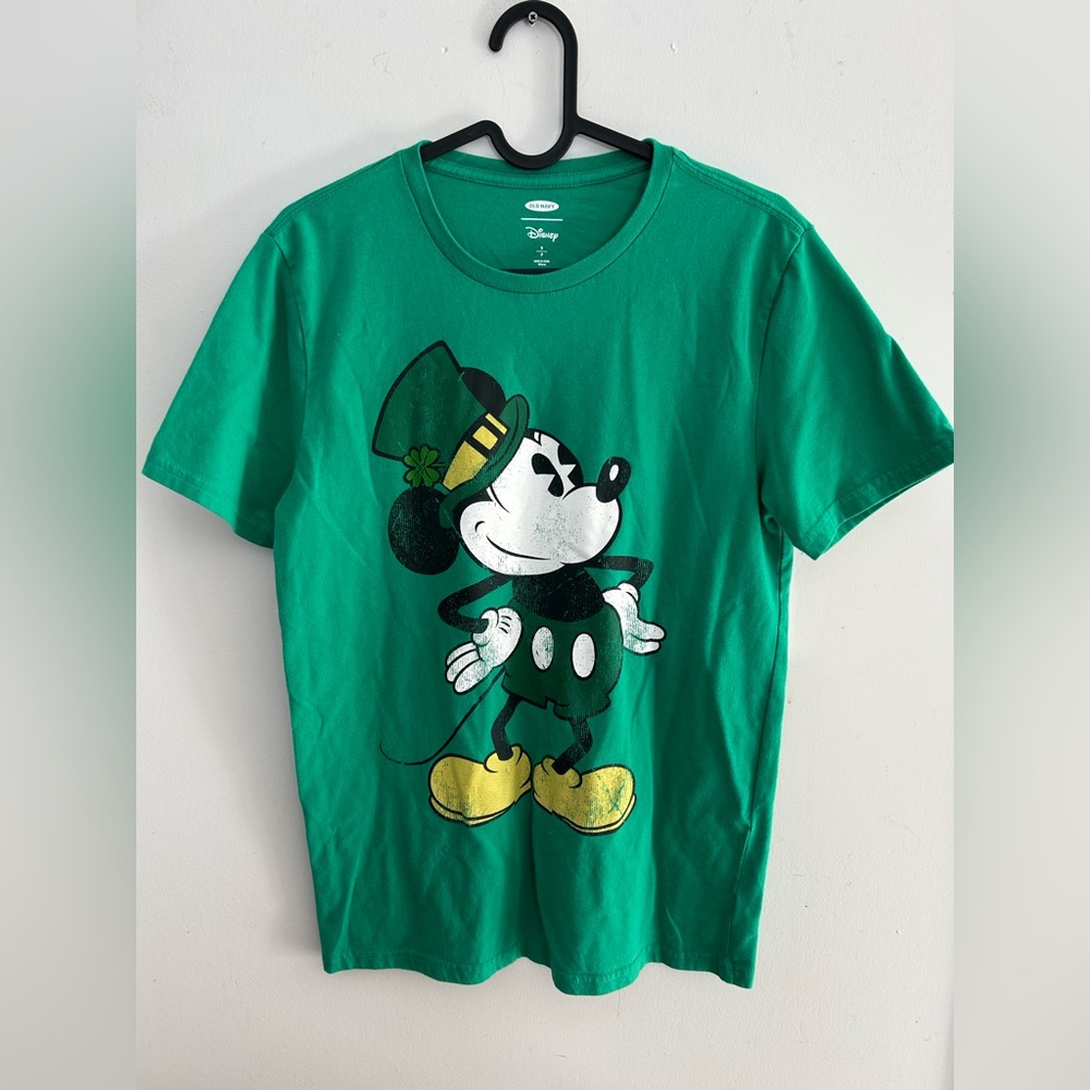Old Navy Green Mickey Mouse St. Patty’s Irish distressed T- shirt small